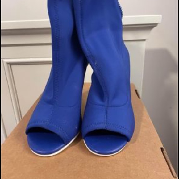 Aldo Blue Heeled Boot - Picture 3 of 3